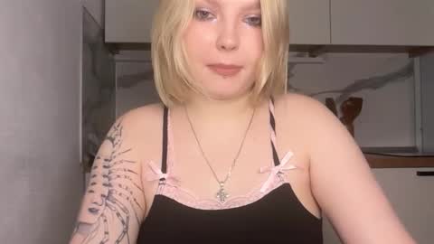 Ophelia online show from December 15, 2025, 5:17 pm