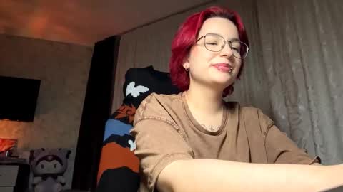 Snapshot of orahisle chatting on October 13, 2025, 3:56 pm Thea online show from October 13, 2025, 3:56 pm