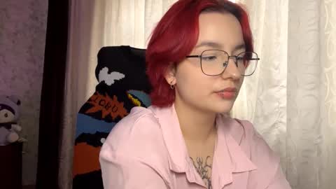 Snapshot of orahisle chatting on October 17, 2025, 12:41 pm Thea online show from October 17, 2025, 12:41 pm