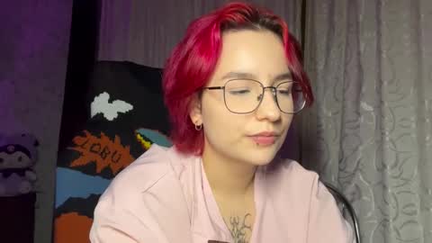 Snapshot of orahisle chatting on October 21, 2025, 4:08 pm Thea online show from October 21, 2025, 4:08 pm