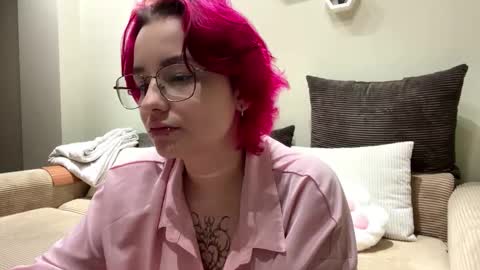 Snapshot of orahisle chatting on November 2, 2025, 7:11 am Thea online show from November 2, 2025, 7:11 am