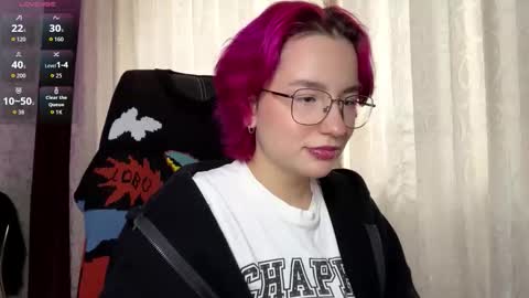 Snapshot of orahisle chatting on November 15, 2025, 7:16 am Thea online show from November 15, 2025, 7:16 am