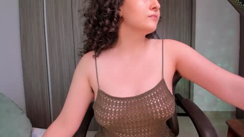 Snapshot of orchide_ chatting on February 7, 2025, 12:42 am Claire online show from February 7, 2025, 12:42 am