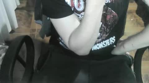 Snapshot of ore_cam chatting on January 21, 2025, 1:18 am Ore online show from January 21, 2025, 1:18 am