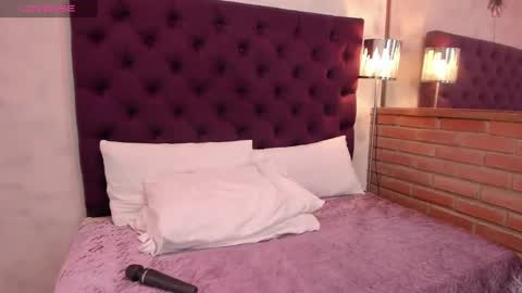 Miss Guzman  online show from December 6, 2024, 5:11 pm