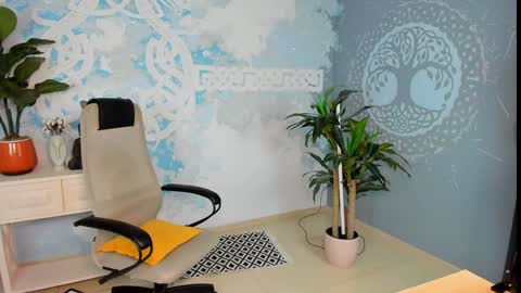 Snapshot of orianna_blade chatting on December 13, 2024, 9:02 am Orianna -  Hi Im into geek culture cosplay crafting LARP games. Shall we play DnD online show from December 13, 2024, 9:02 am