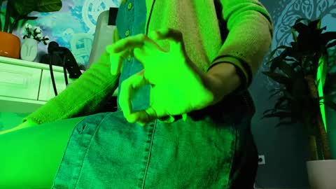 Snapshot of orianna_blade chatting on December 30, 2024, 4:08 pm Orianna -  Hi Im into geek culture cosplay crafting LARP games. Shall we play DnD online show from December 30, 2024, 4:08 pm