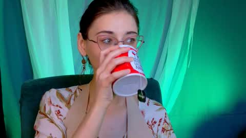 Snapshot of orianna_blade chatting on October 10, 2025, 1:21 pm Orianna -  Hi Im into geek culture cosplay crafting LARP games. Shall we play DnD online show from October 10, 2025, 1:21 pm