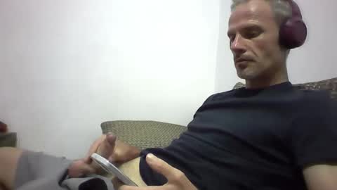 orwel09 online show from November 23, 2025, 6:08 pm