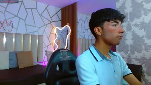 osamu_tay online show from March 15, 2026, 3:23 am