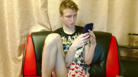 Snapshot of oscar_wildy chatting on November 28, 2025, 11:18 pm Oscar online show from November 28, 2025, 11:18 pm