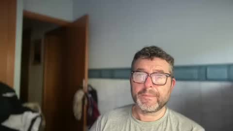 oscarbcncat online show from July 14, 2026, 1:17 pm