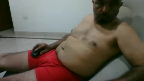 oscarjhe3512 online show from February 28, 2026, 2:01 am