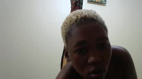 Snapshot of oshee444 chatting on April 2, 2026, 10:35 am oshee444 online show from April 2, 2026, 10:35 am