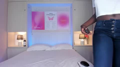 oshun_444 online show from March 21, 2026, 12:10 pm