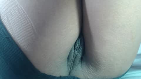 Snapshot of osirishills chatting on November 4, 2025, 7:02 pm OsirisHills online show from November 4, 2025, 7:02 pm