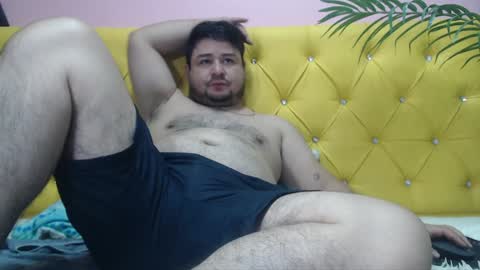 Snapshot of oso_gael chatting on December 15, 2024, 5:42 pm Bear Gael online show from December 15, 2024, 5:42 pm