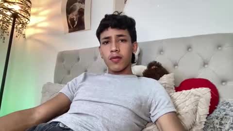 Snapshot of ostin_18hot chatting on December 3, 2025, 5:15 am ostin 18hot online show from December 3, 2025, 5:15 am