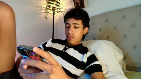 Snapshot of ostin_18hot chatting on December 21, 2025, 2:08 am ostin 18hot online show from December 21, 2025, 2:08 am