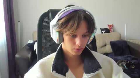 Ostin online show from September 14, 2025, 4:44 am