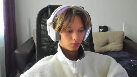 Ostin online show from September 24, 2025, 8:17 am