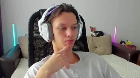 Ostin online show from February 22, 2026, 8:02 am