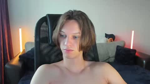 Snapshot of ostin_meoww chatting on July 29, 2026, 10:35 am Ostin online show from July 29, 2026, 10:35 am