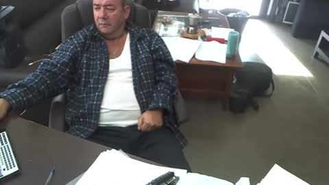 Snapshot of otto_1967 chatting on January 1, 2025, 9:17 am tato online show from January 1, 2025, 9:17 am