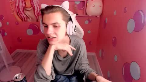 Otto online show from October 3, 2025, 8:39 pm