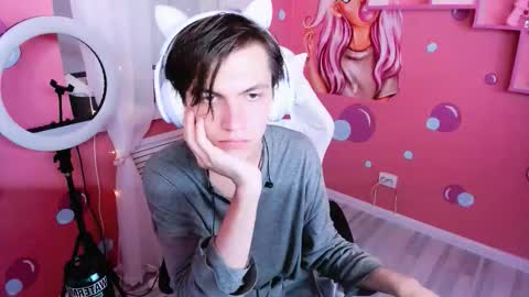 Otto online show from October 27, 2025, 8:35 pm