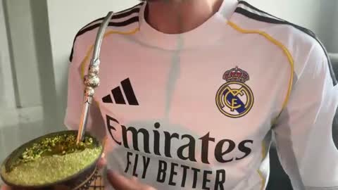 otvaio4  online show from November 23, 2025, 4:18 pm