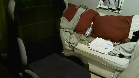 ouinnybis195625 online show from October 20, 2025, 11:10 am