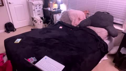 Snapshot of ourbeautifultransformation chatting on October 9, 2025, 4:10 am OurBeautifulTransformation online show from October 9, 2025, 4:10 am