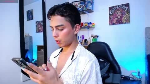 Owen  Independent model  online show from March 22, 2026, 9:34 am