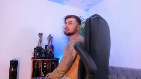 Snapshot of owenmaximus814 chatting on October 13, 2025, 11:27 pm Maximus Owen online show from October 13, 2025, 11:27 pm