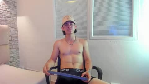 Snapshot of owenn_17 chatting on October 2, 2025, 5:36 am owwn online show from October 2, 2025, 5:36 am