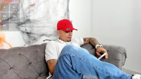 O W E N - S T O N E online show from November 3, 2025, 4:03 am