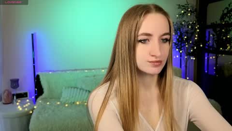 Oxy Foxie online show from April 4, 2026, 3:20 pm