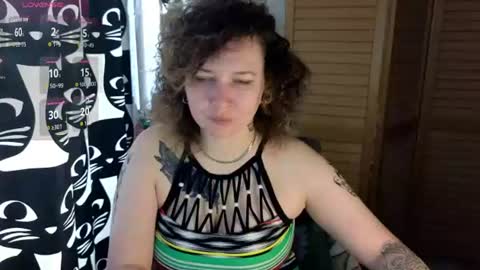 Snapshot of ozalin chatting on July 1, 2026, 8:27 am ozalin online show from July 1, 2026, 8:27 am