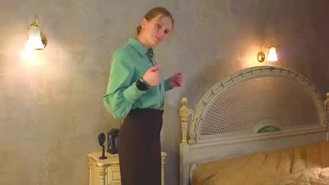 Call me Gabriela online show from December 18, 2025, 1:06 pm