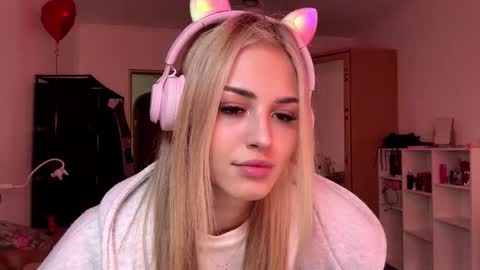 Snapshot of ozellagranville chatting on February 19, 2026, 12:23 pm Eva online show from February 19, 2026, 12:23 pm