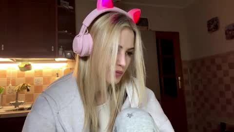 Snapshot of ozellagranville chatting on February 22, 2026, 4:38 pm Eva online show from February 22, 2026, 4:38 pm