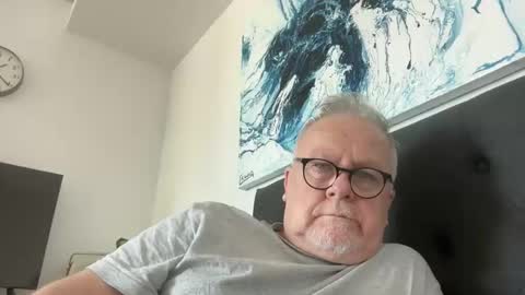 ozhairybearxxxx online show from November 9, 2025, 2:21 am