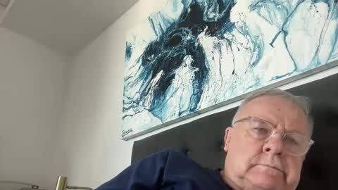 ozhairybearxxxx online show from June 5, 2026, 2:07 am