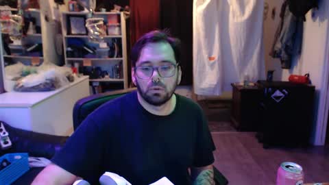 Snapshot of ozziebaker chatting on September 29, 2025, 1:33 am Ozzie Baker online show from September 29, 2025, 1:33 am