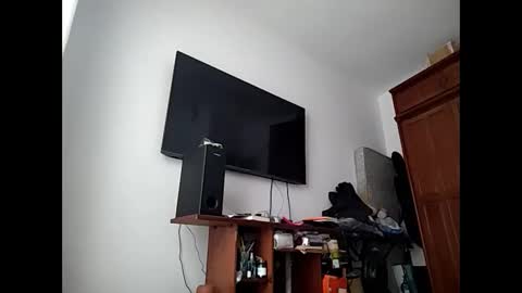 p_f__ online show from November 21, 2025, 6:39 pm