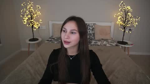 Paige online show from October 10, 2025, 1:10 pm