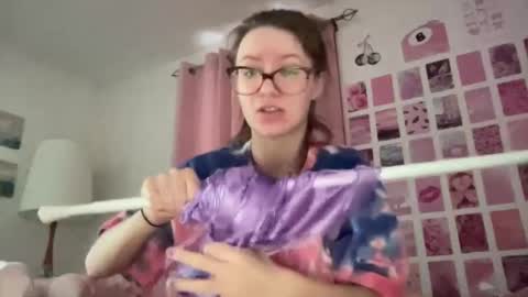 Snapshot of paisleysnowxo chatting on March 11, 2025, 9:04 pm paisleysnowxo online show from March 11, 2025, 9:04 pm