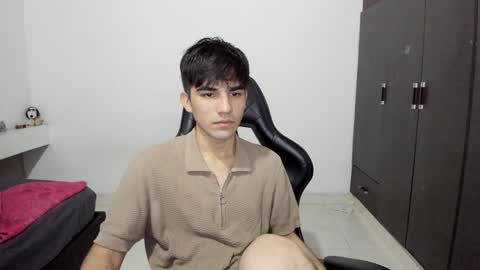 Snapshot of pakun_ chatting on January 7, 2025, 12:45 am pakun_ online show from January 7, 2025, 12:45 am