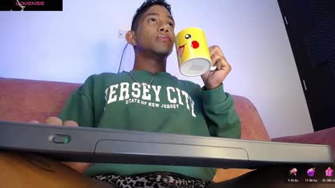 Palo Santo online show from March 25, 2026, 7:47 am